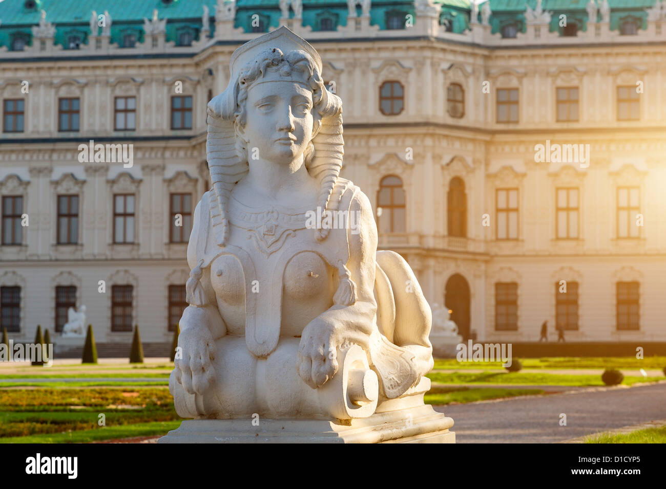 Sphinx-Statue vor Schloss Belvedere Stockfoto