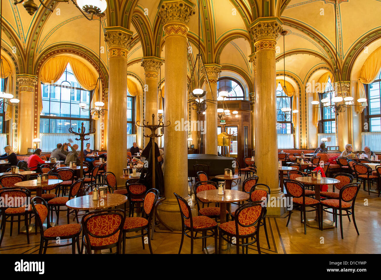 Das berühmte Cafe Central befindet sich im Palais Ferstel Stockfoto
