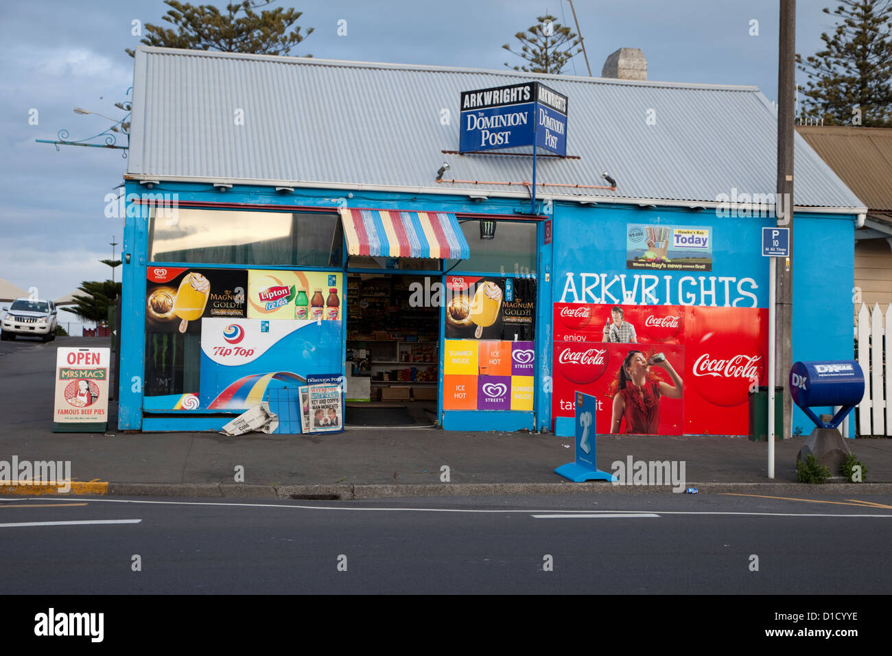 Ecke, Supermärkte, Napier, Nordinsel, Neuseeland. Stockfoto
