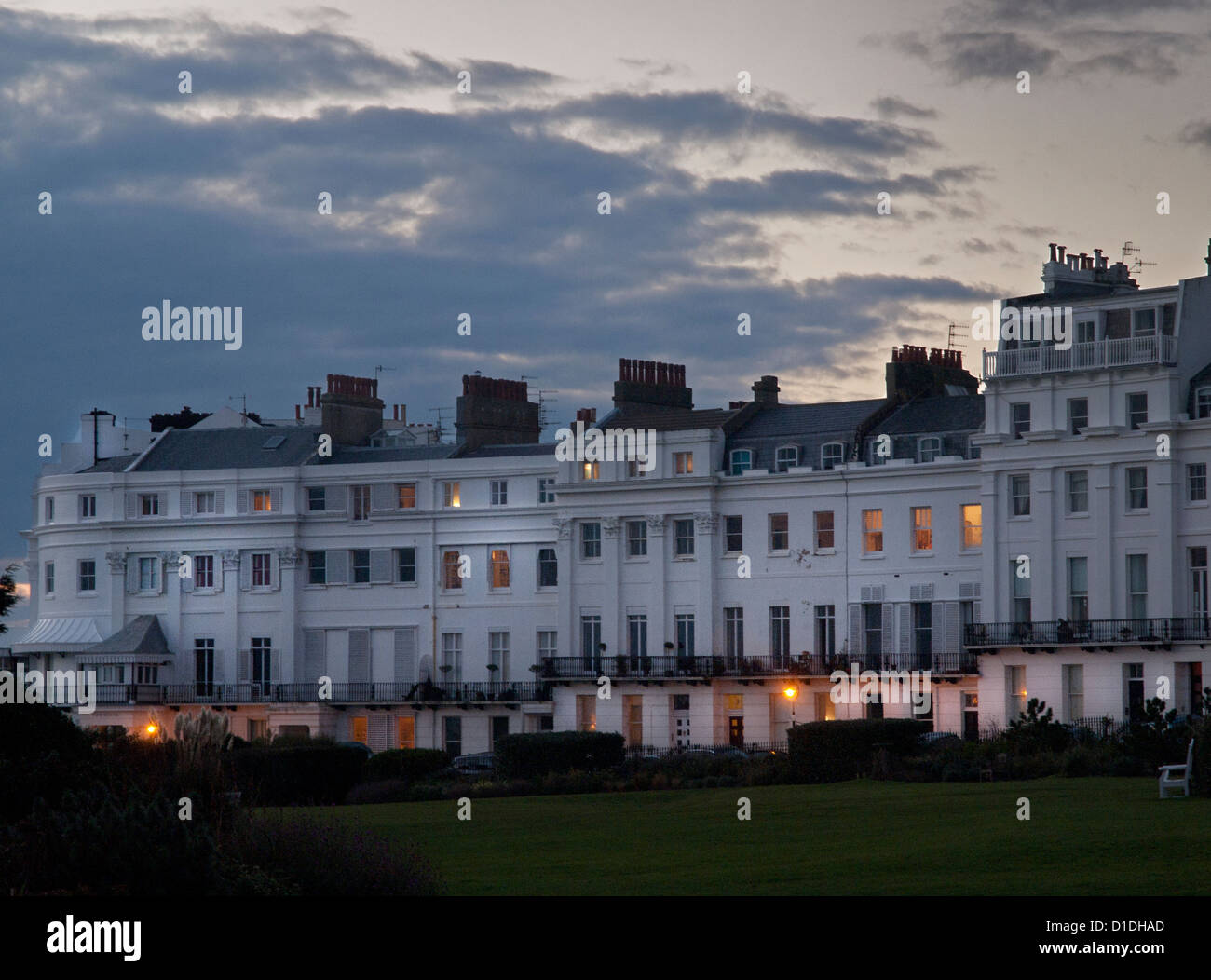 Sussex Square in Kemp Town, Brighton in den Abend. Stockfoto