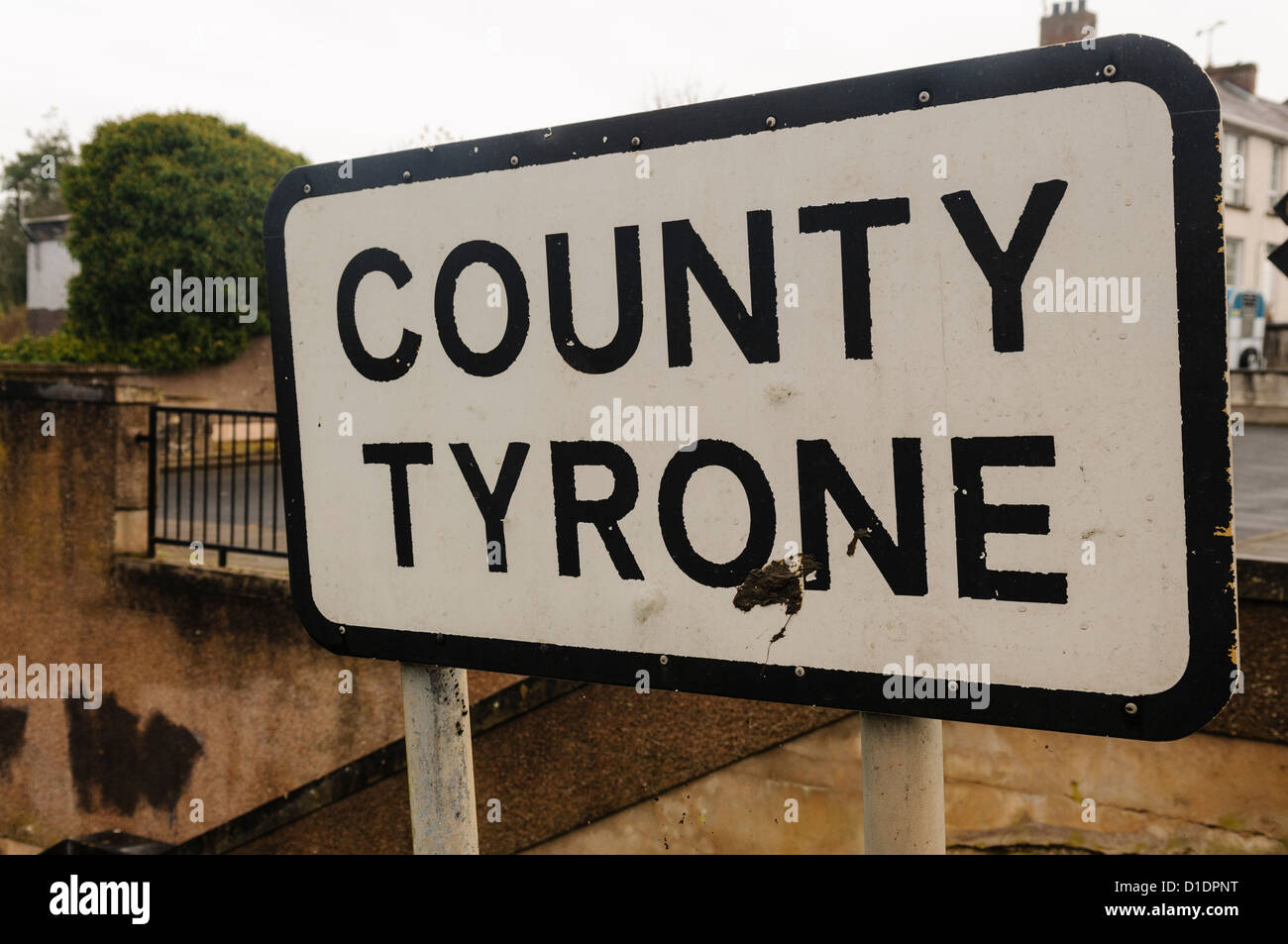 Roadsign an der Grenze der Grafschaft Tyrone Stockfoto