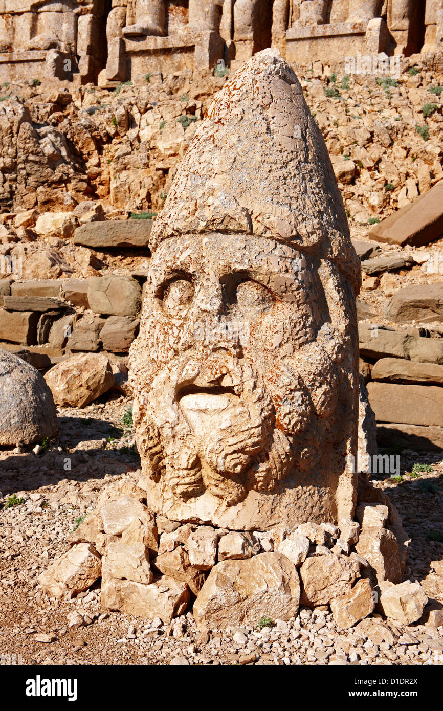Statuen von um das Grab von Kommagene König Antochus 1 auf der Oberseite Mount Nemrut, Türkei. Stockfoto