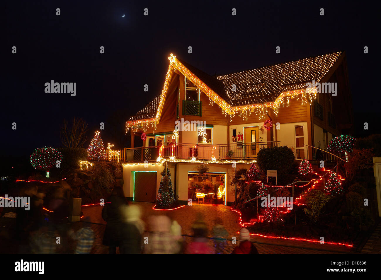 Eine Familie haben ihre Heimat unter dem Motto "einen Traum in Mayen,  Deutschland, 17. Dezember 2012 Light" dekoriert. 19000 m Lichterketten mit  20 000 Lichter und 2,5 Meter Kabel waren nötig, um