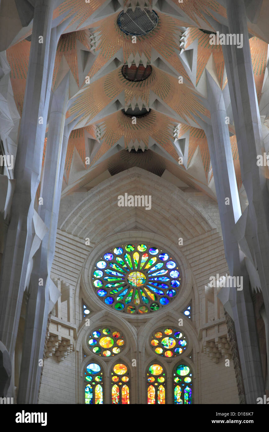 Innere der Sagrada Familia Tempel, Barcelona, Katalonien, Spanien, Europa Stockfoto