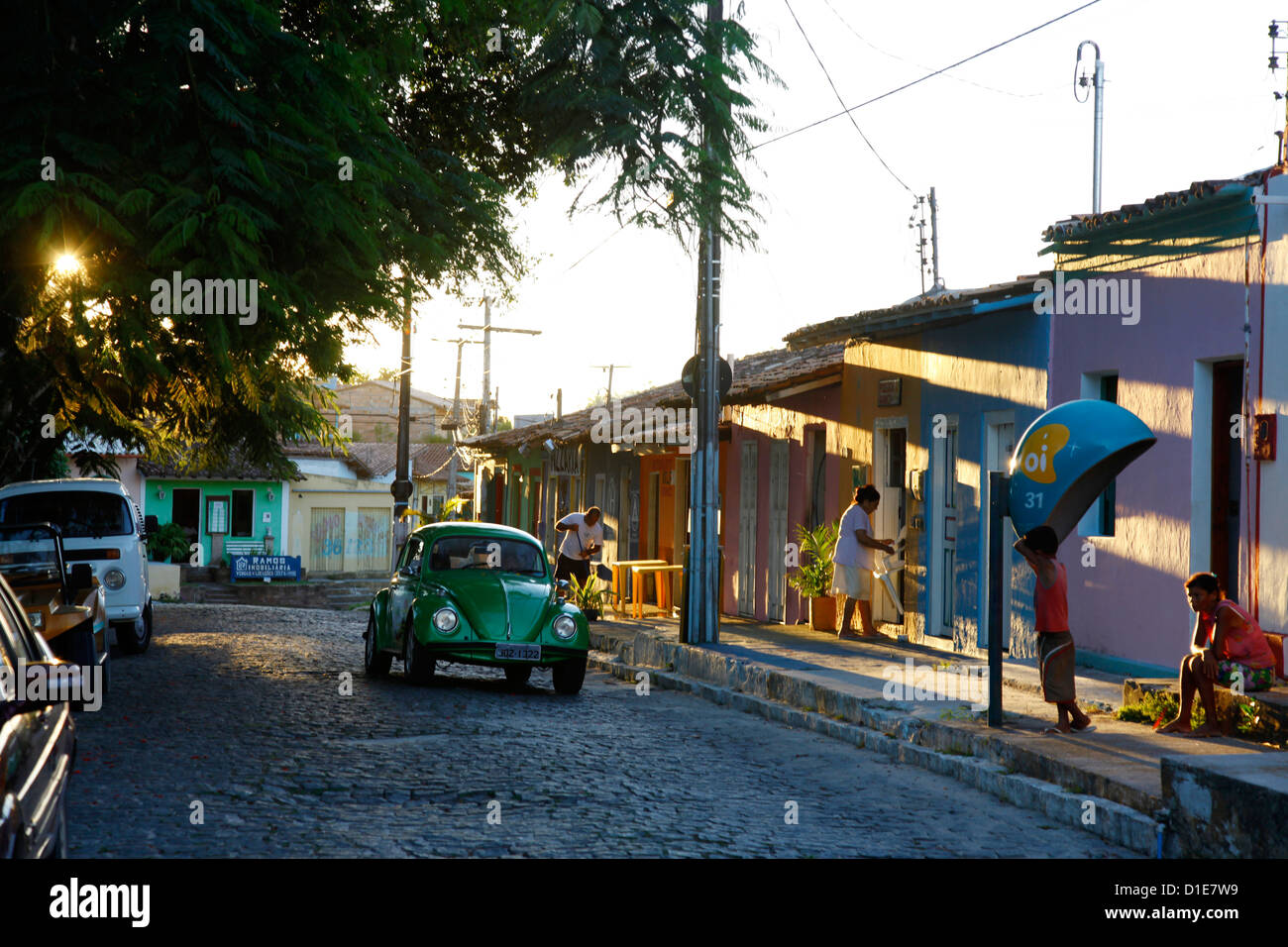 Straßenszene in der historischen Mitte von Arraial d ' Ajuda, Bahia, Brasilien, Südamerika Stockfoto