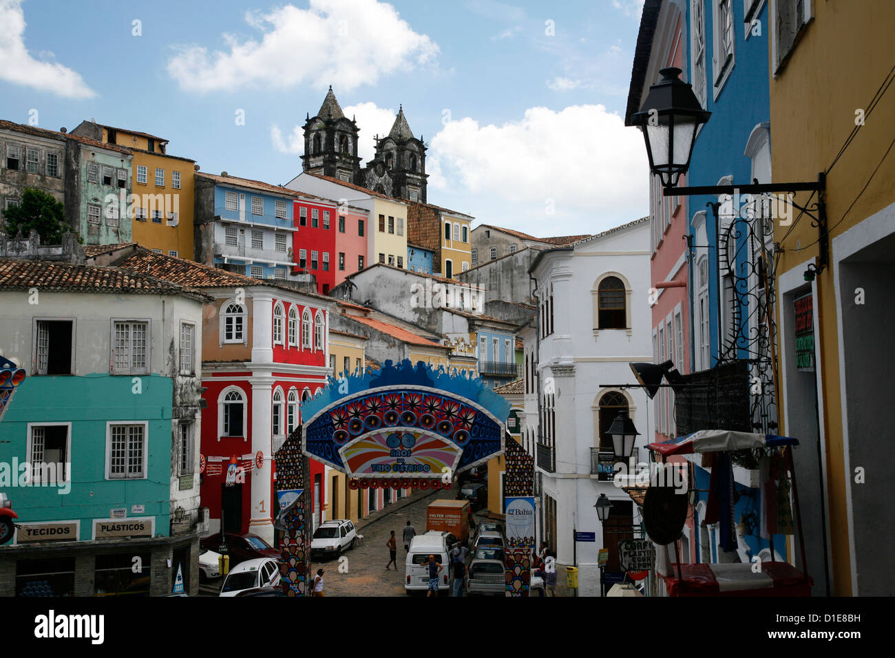 Gepflasterten Straßen und koloniale Architektur, Largo de Pelourinho, Salvador, Bahia, Brasilien, Südamerika Stockfoto