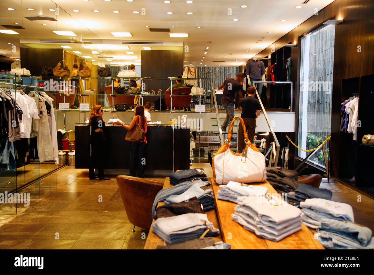 Zoomp-Mode-Boutique auf der Rua Oscar Freire mit vielen Designern speichert in den Jardins Gegend, Sao Paulo, Brasilien, Südamerika Stockfoto