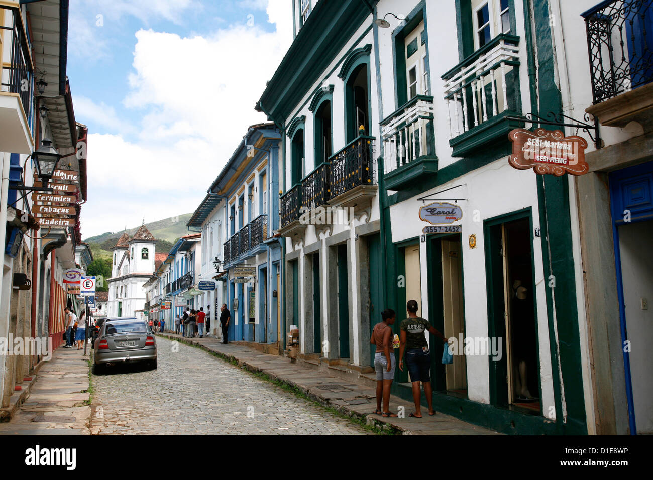 Balkone auf der Rua Direita, Mariana, Minas Gerais, Brasilien, Südamerika Stockfoto
