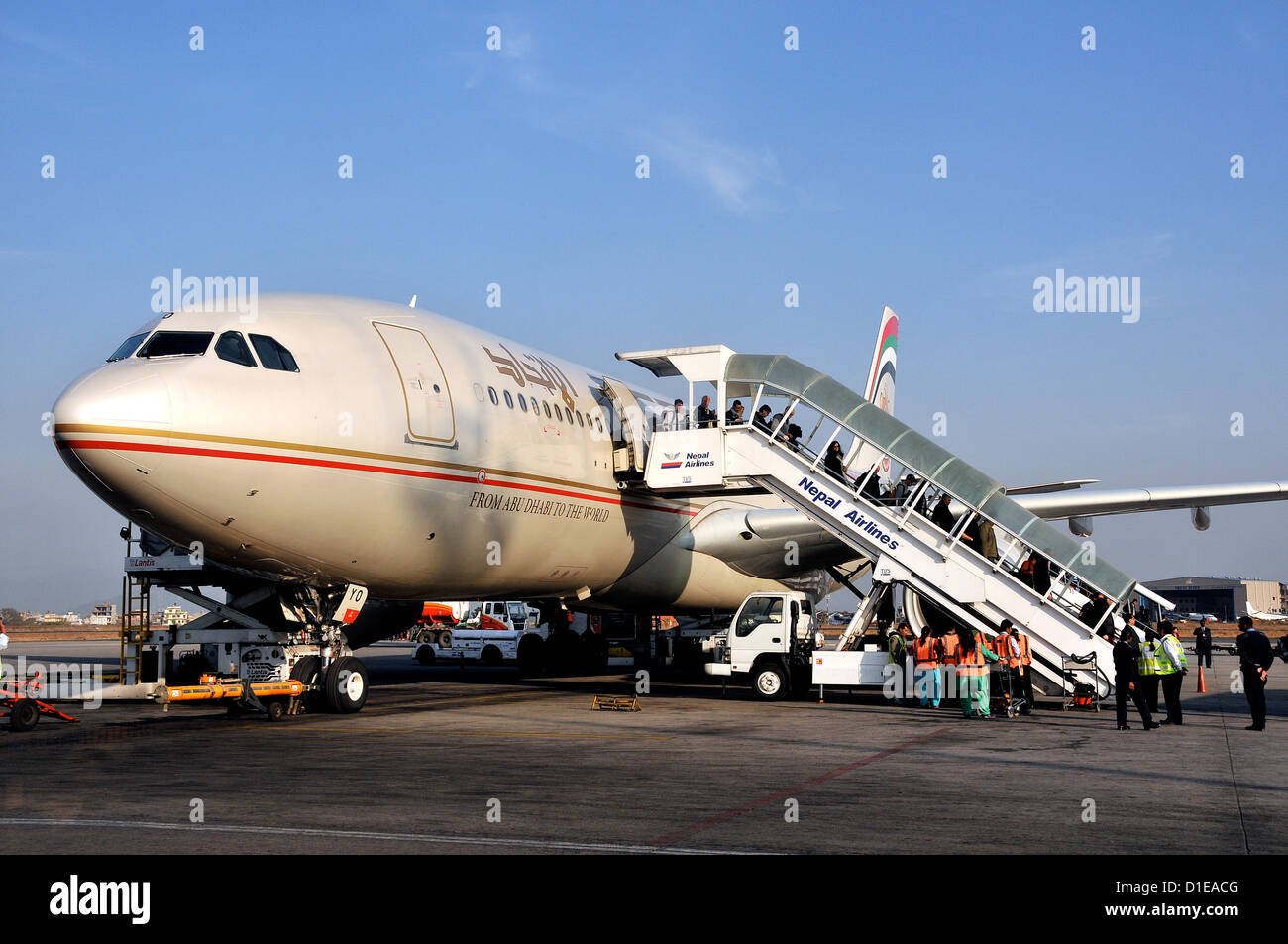 Airbus A 330 der Etihad Fluglinien am Tribhuvan International Airport Kathmandu-Nepal Stockfoto