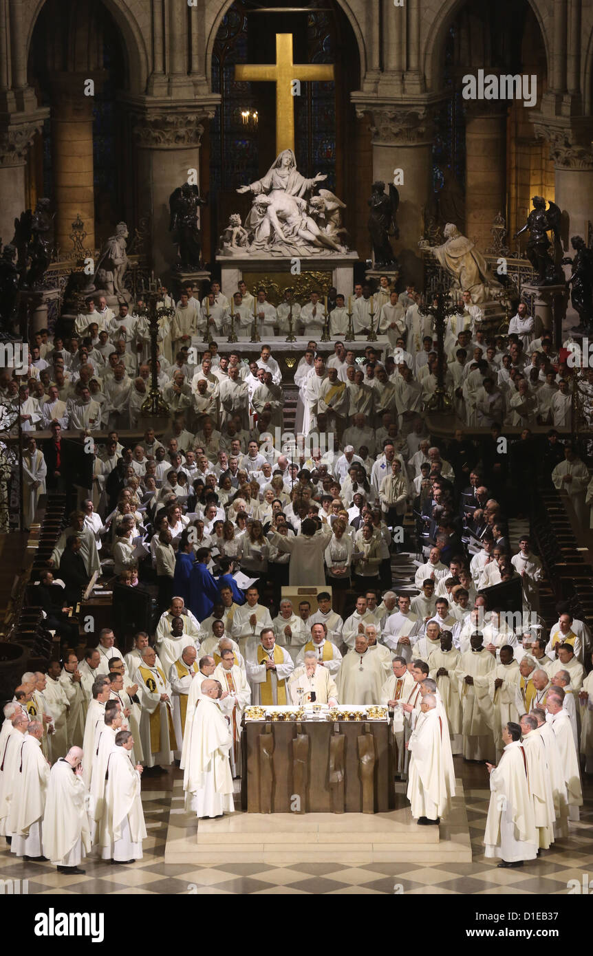 Chrisam Masse (Ostern Mittwoch) in der Kathedrale Notre Dame, Paris, Frankreich, Europa Stockfoto