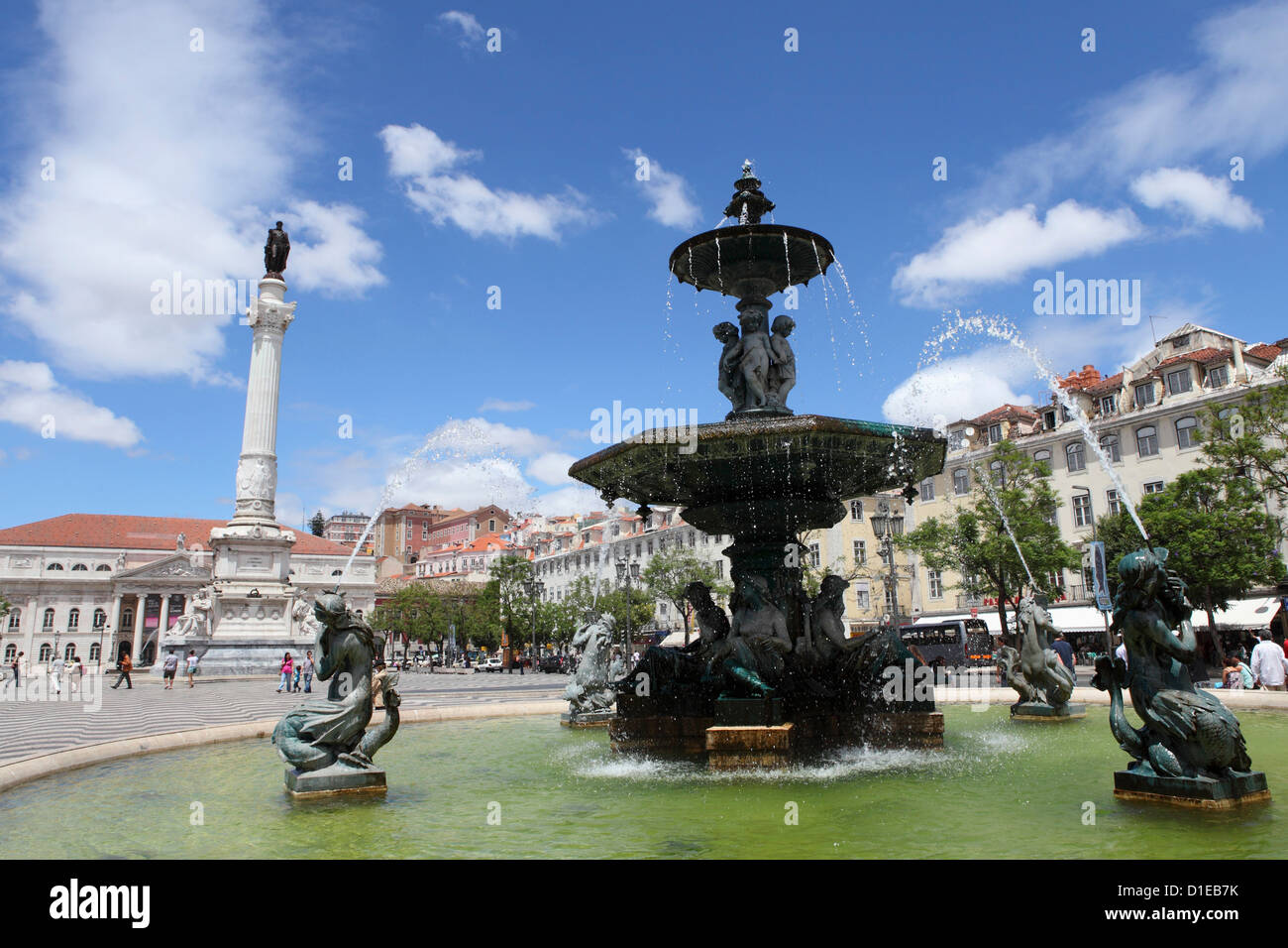 Der Rossio-Brunnen am öffentlichen Platz Praça Dom Pedro IV in Mitteleuropa der Baixa-Viertel, Lissabon, Portugal, Stockfoto