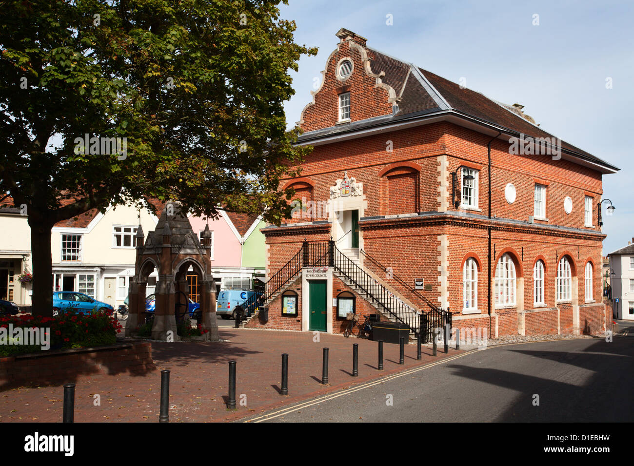 Der Shire Hall auf dem Markt Hill, Woodbridge, Suffolk, England, Vereinigtes Königreich, Europa Stockfoto