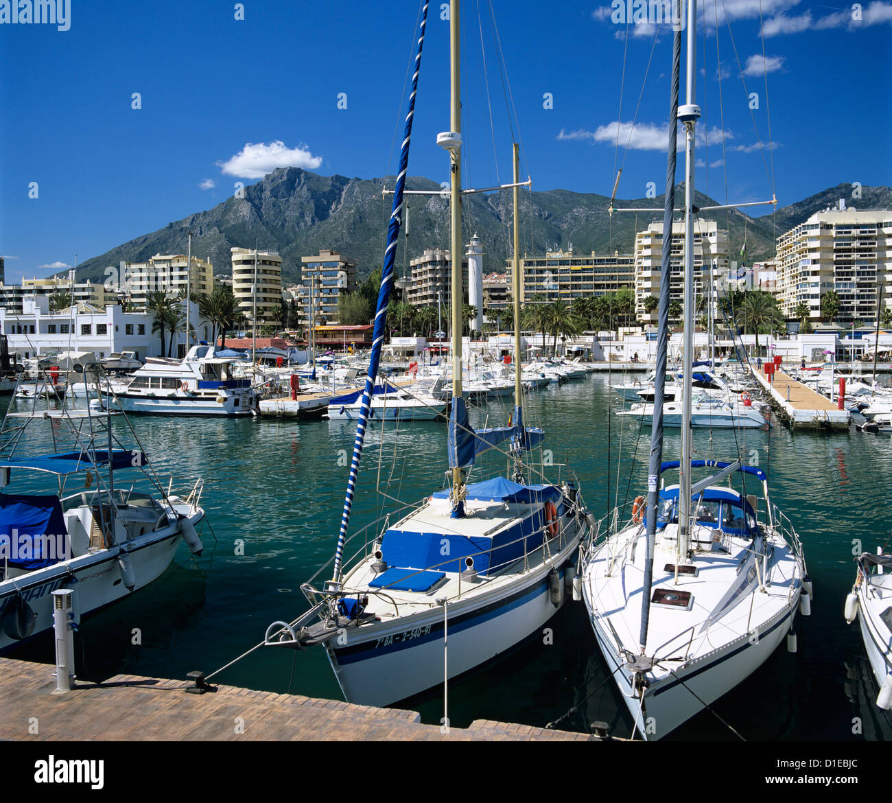 Blick über den Yachthafen, Marbella, Andalusien, Costa Del Sol, Spanien, Europa Stockfoto