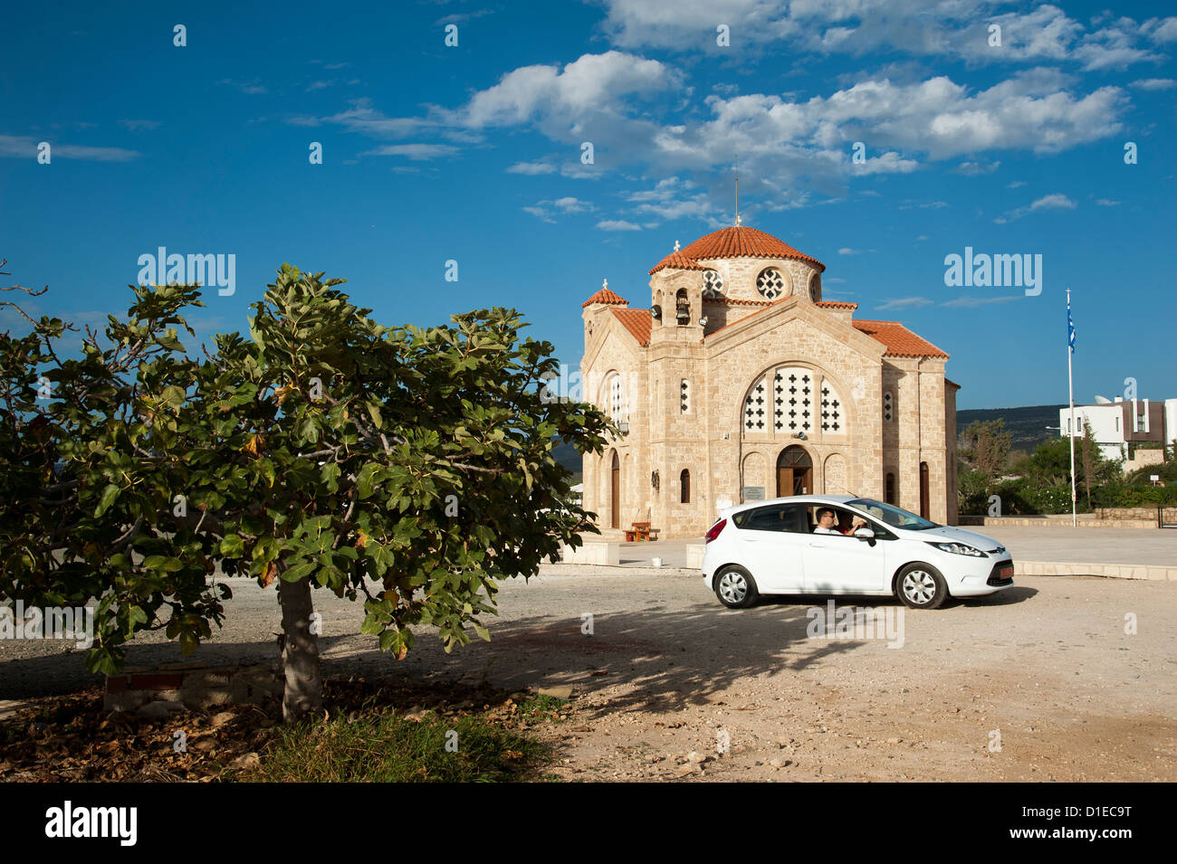 Agios Georgios-Kirche befindet sich auf der Klippe nördlich von Coral Bay Zypern Stockfoto