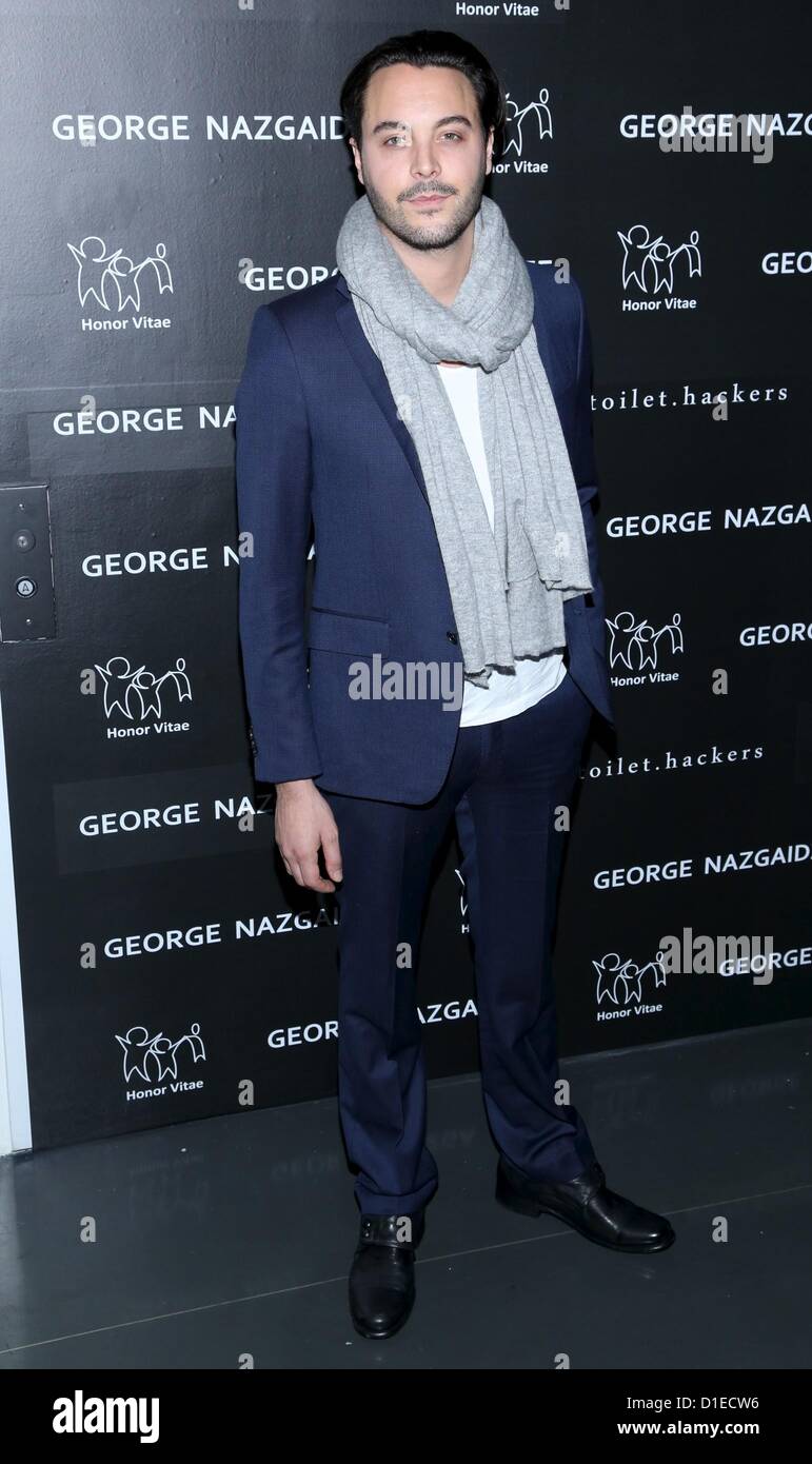 New York, USA. 17. Dezember 2012. Jack Huston im Ankunftsbereich für Charity trifft Urlaub Feier zu Ehren der Modewelt Kinder, Affirmation Arts, New York, NY 17. Dezember 2012. Foto von: Andres Otero/Everett Collection / Alamy Live News Stockfoto