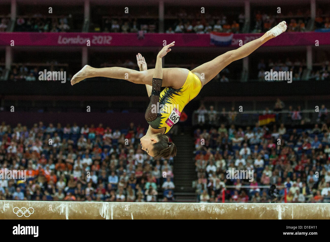 Larisa Andreea Iordache (ROM) im Wettbewerb, während der Frauen Schwebebalken endgültig an die Olympischen Sommerspiele 2012, London, England. Stockfoto