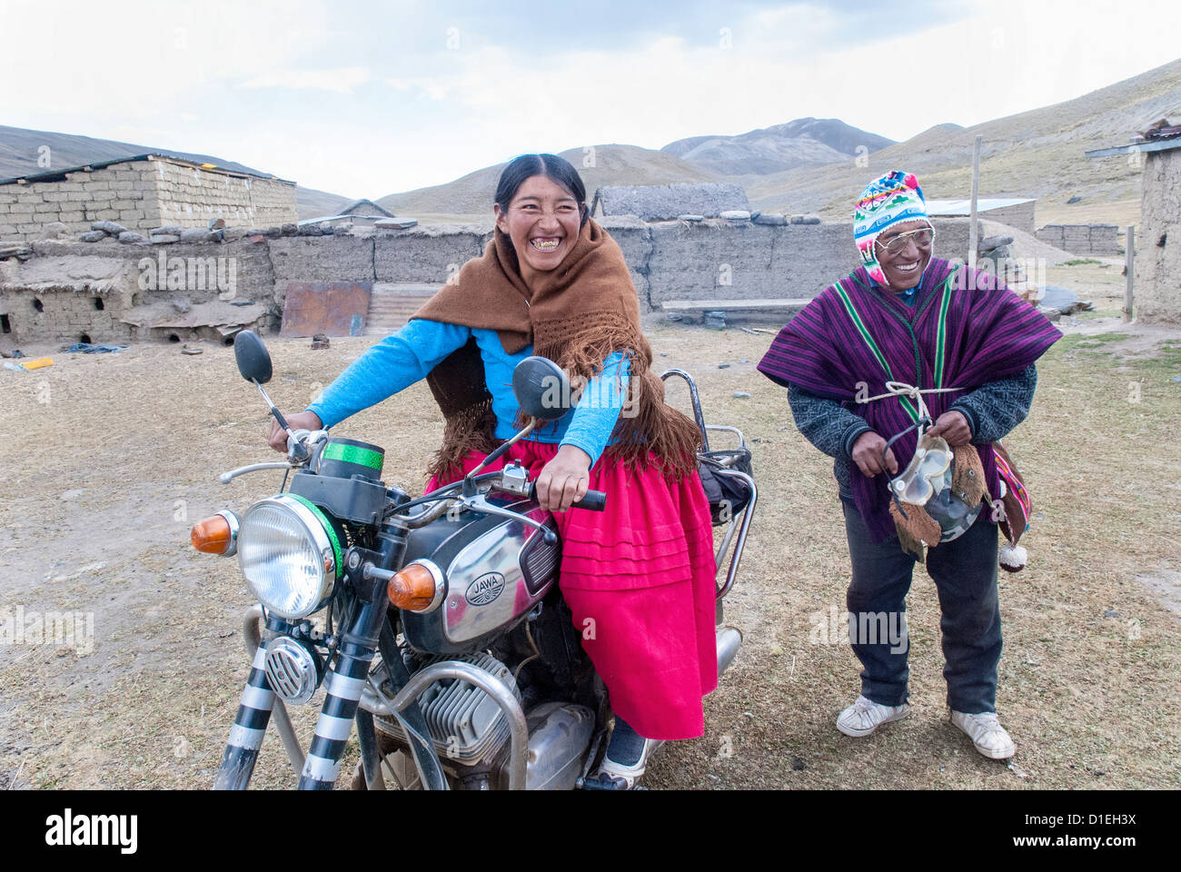Aymara-Biker in der Cordillera Real Stockfoto