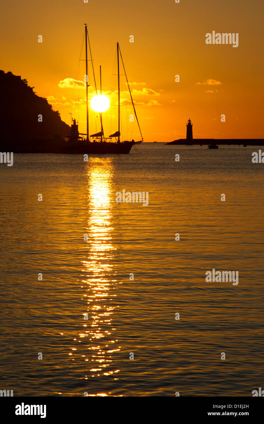 Sonnenuntergang auf dem Meerwasser Port Andratx Mallorca Mallorca Balearic Islands Spanien Mittelmeer Stockfoto