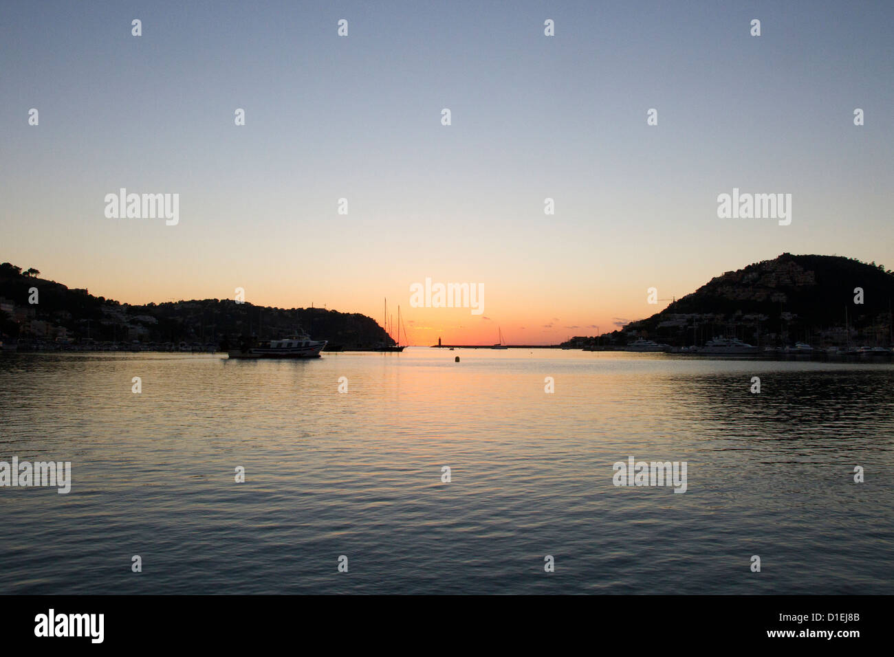 Sonnenuntergang auf dem Meerwasser Port Andratx Mallorca Mallorca Balearic Islands Spanien Mittelmeer Stockfoto