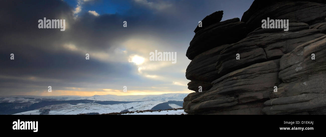 Panorama-Bild, Winter am Dovestone Tor, Upper Derwent Valley, Peak District National Park, Derbyshire, England, Uk Stockfoto