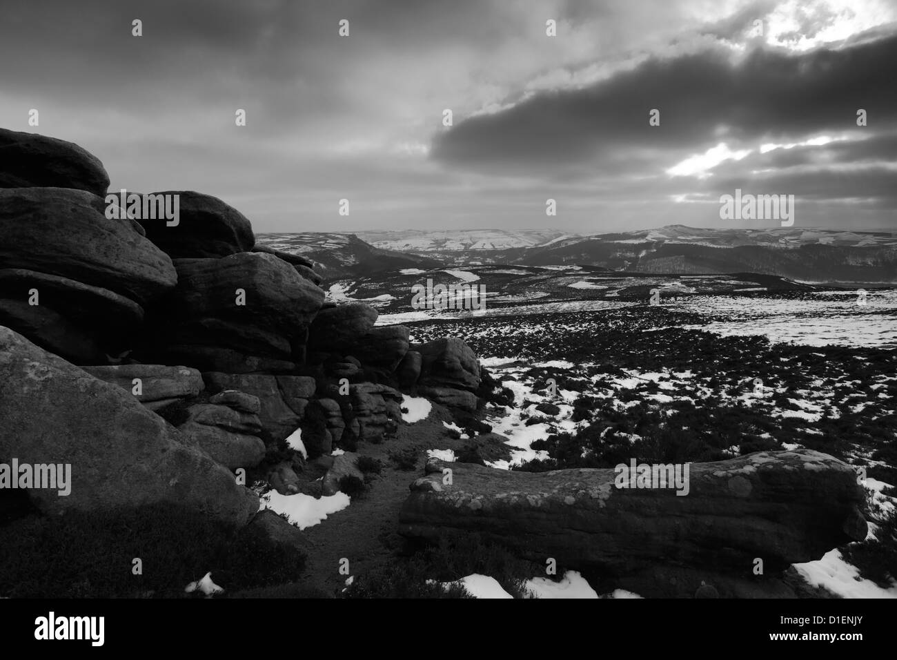Panorama-Bild, Winter auf den Hurkling Steinen, Derwent Moors, Upper Derwent Valley, Peak District National Park, Derbyshire Stockfoto