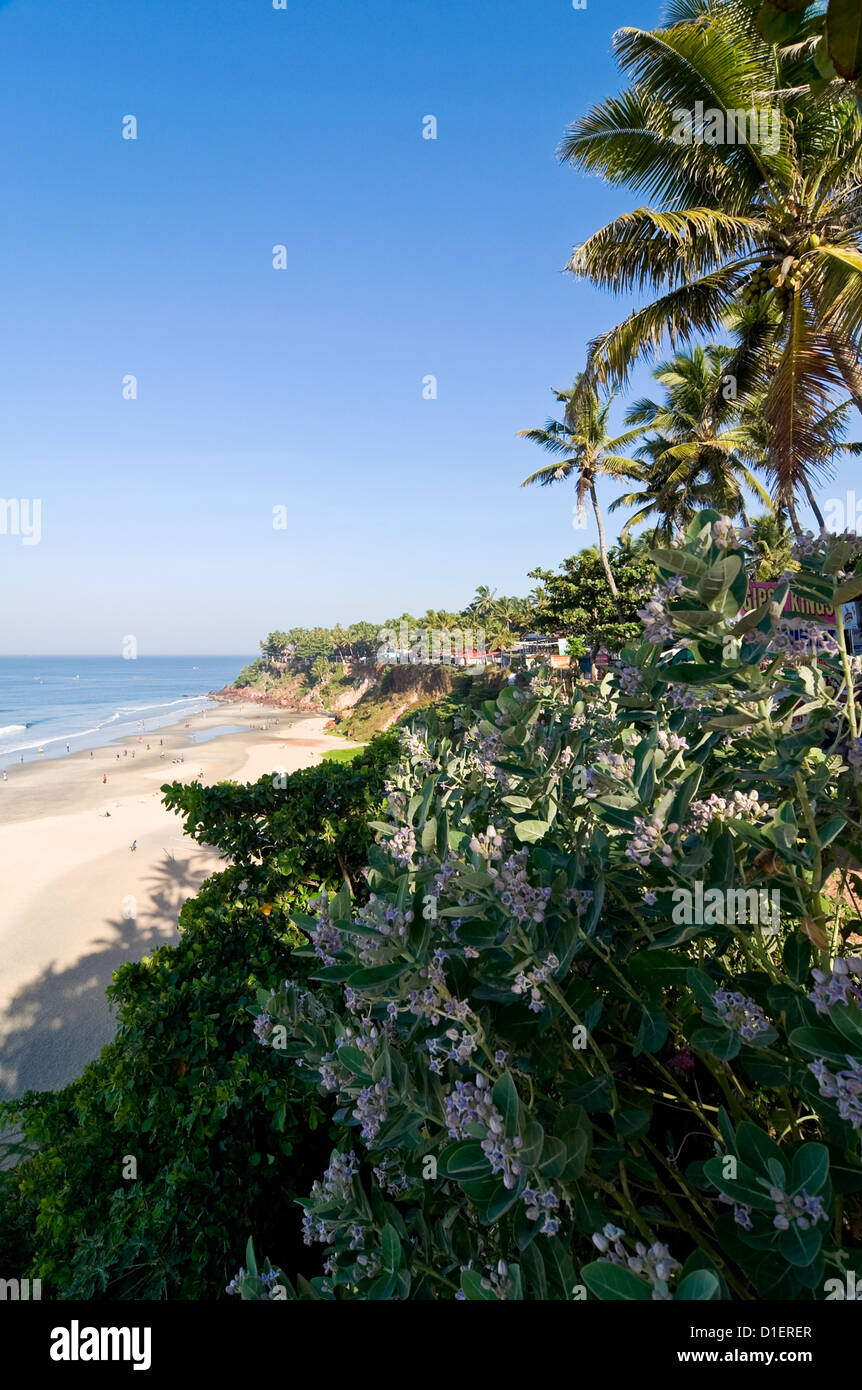 Vertikale erhöhten Blick über reinwaschen Strand von Varkala, Kerala. Stockfoto