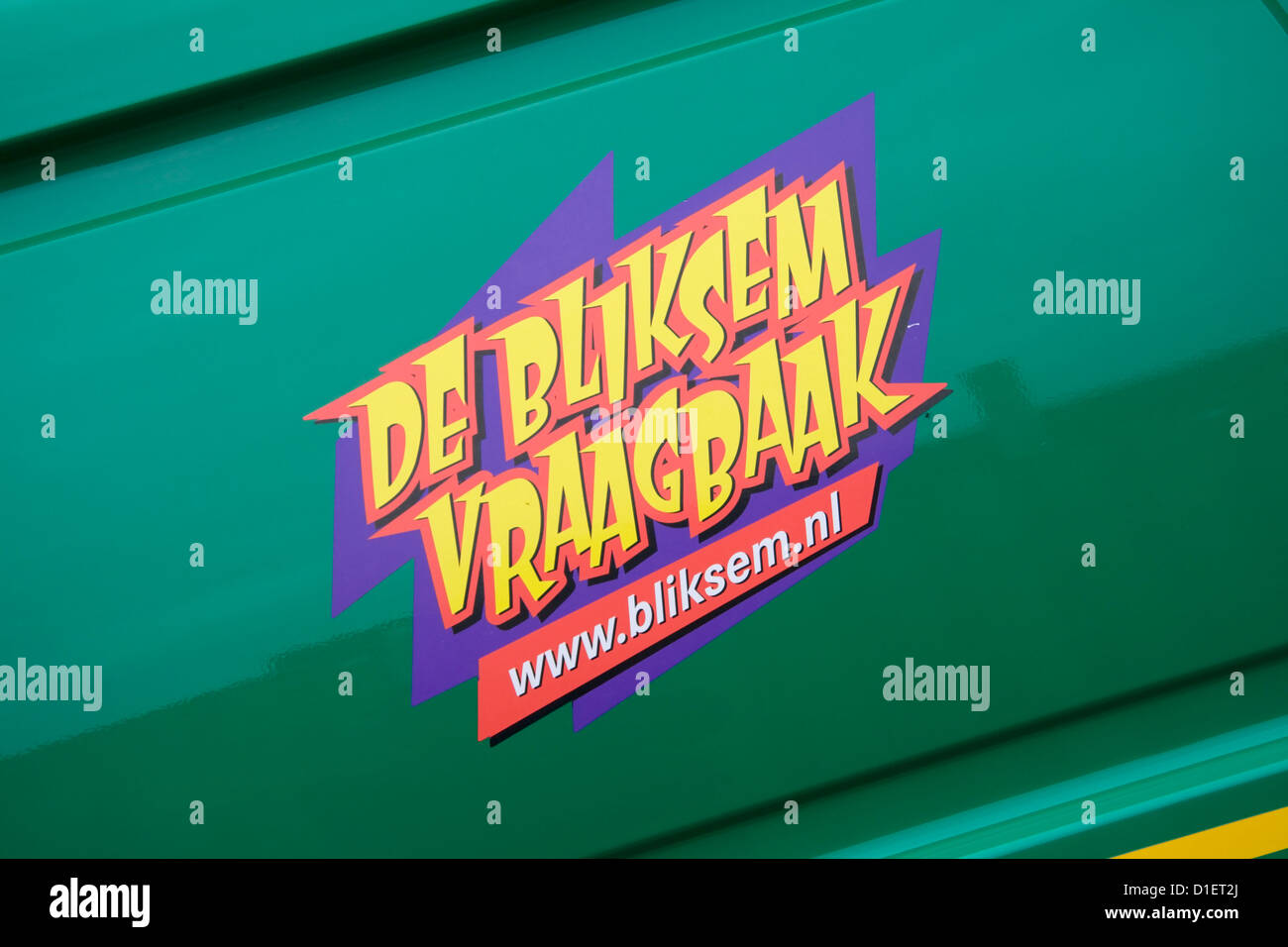 Angabe der Blitz Oracle in Hoogeveen auf ein grünes Auto, Niederlande Stockfoto