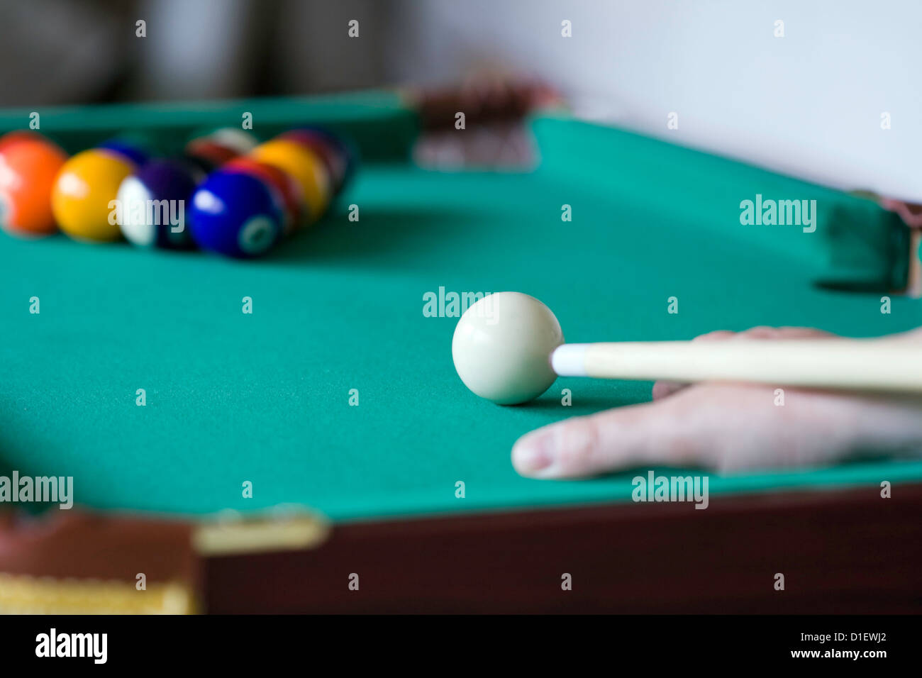 Poolbillard spielen Stockfoto