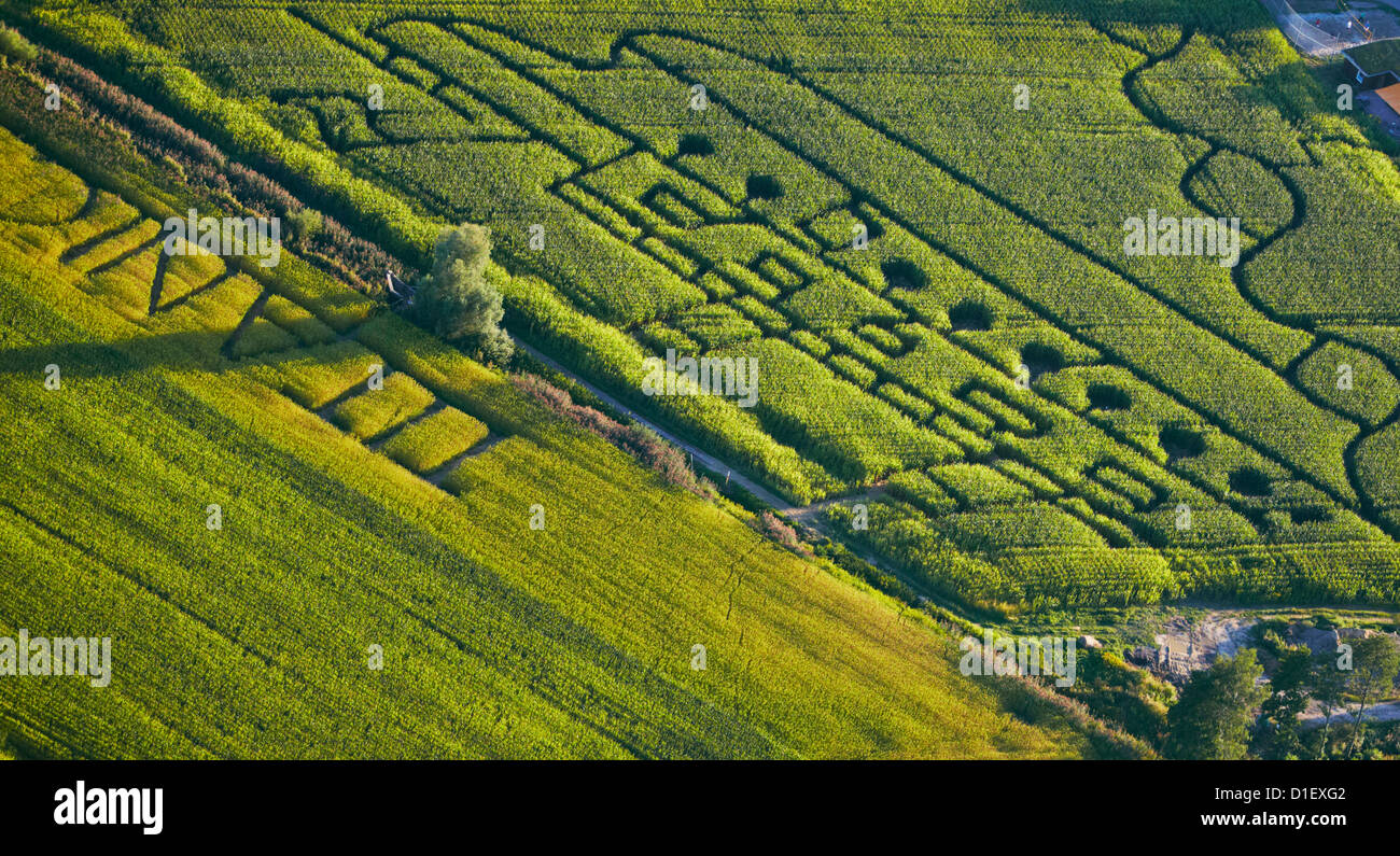 Mais Labyrinth mit Bild und Inschrift Titanic, aerial photo Stockfoto