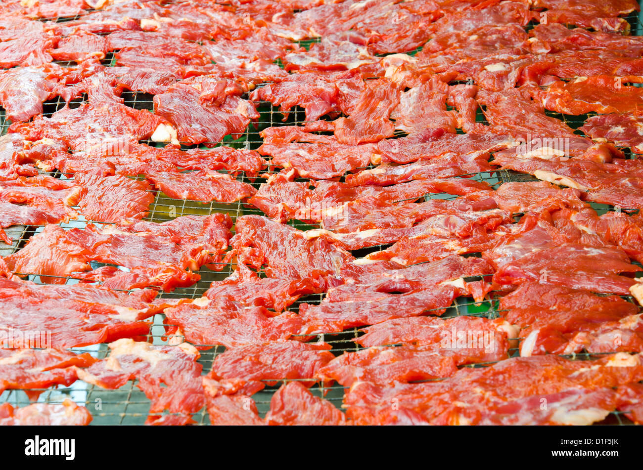 Trockenfleisch ist durch das Licht der Sonne, Thai-Küche erhalten. Stockfoto