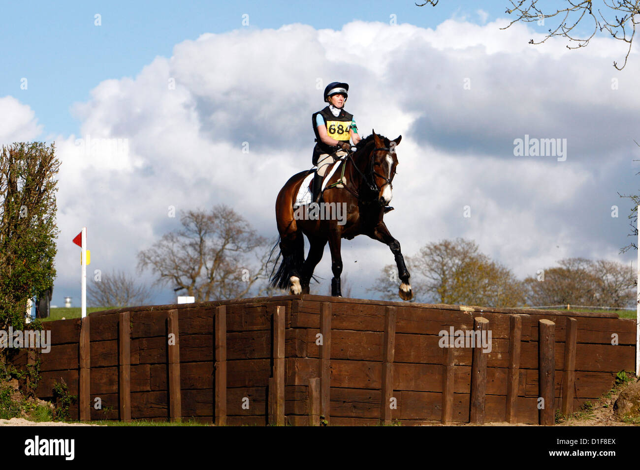 Hayley Crush Reiten Toleco Jack in offenen Anfänger Abschnitt P Cross Country in The South of England Ardingly Stockfoto