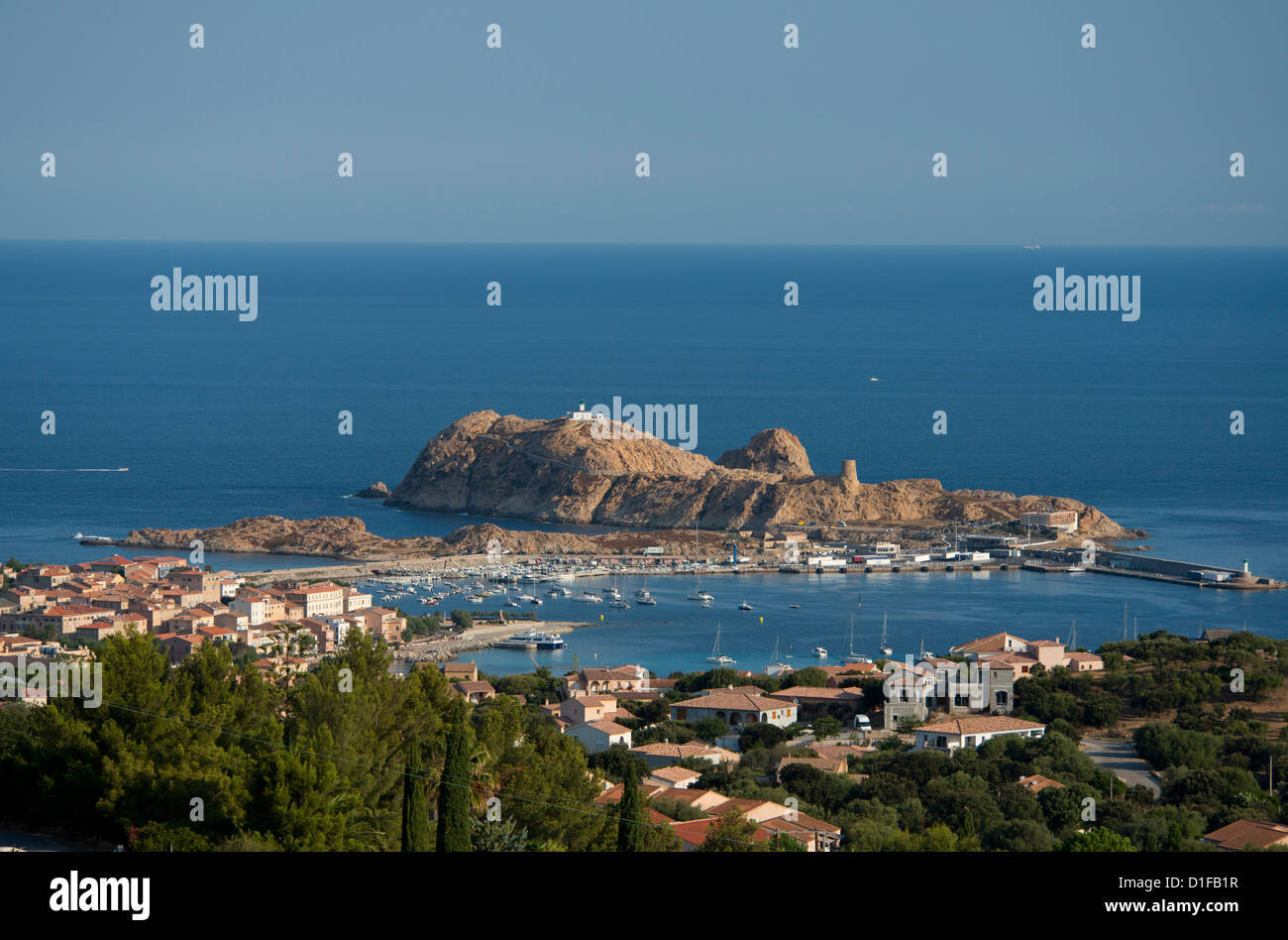 Eine Luftaufnahme der Stadt von l ' Ile Rousse in der Haute Balagne Region Korsika, Frankreich, Mittelmeer, Europa Stockfoto
