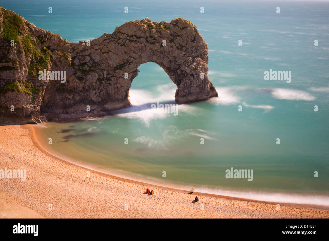 Durdle Door, Bogen Naturstein im Meer, Lulworth, Isle of Purbeck, Jurassic Coast, Dorset, England, Vereinigtes Königreich, Europa Stockfoto Durdle Door, Bogen Naturstein im Meer, Lulworth, Isle of Purbeck, Jurassic Coast, Dorset, England, Vereinigtes Königreich, Europa Stockfoto