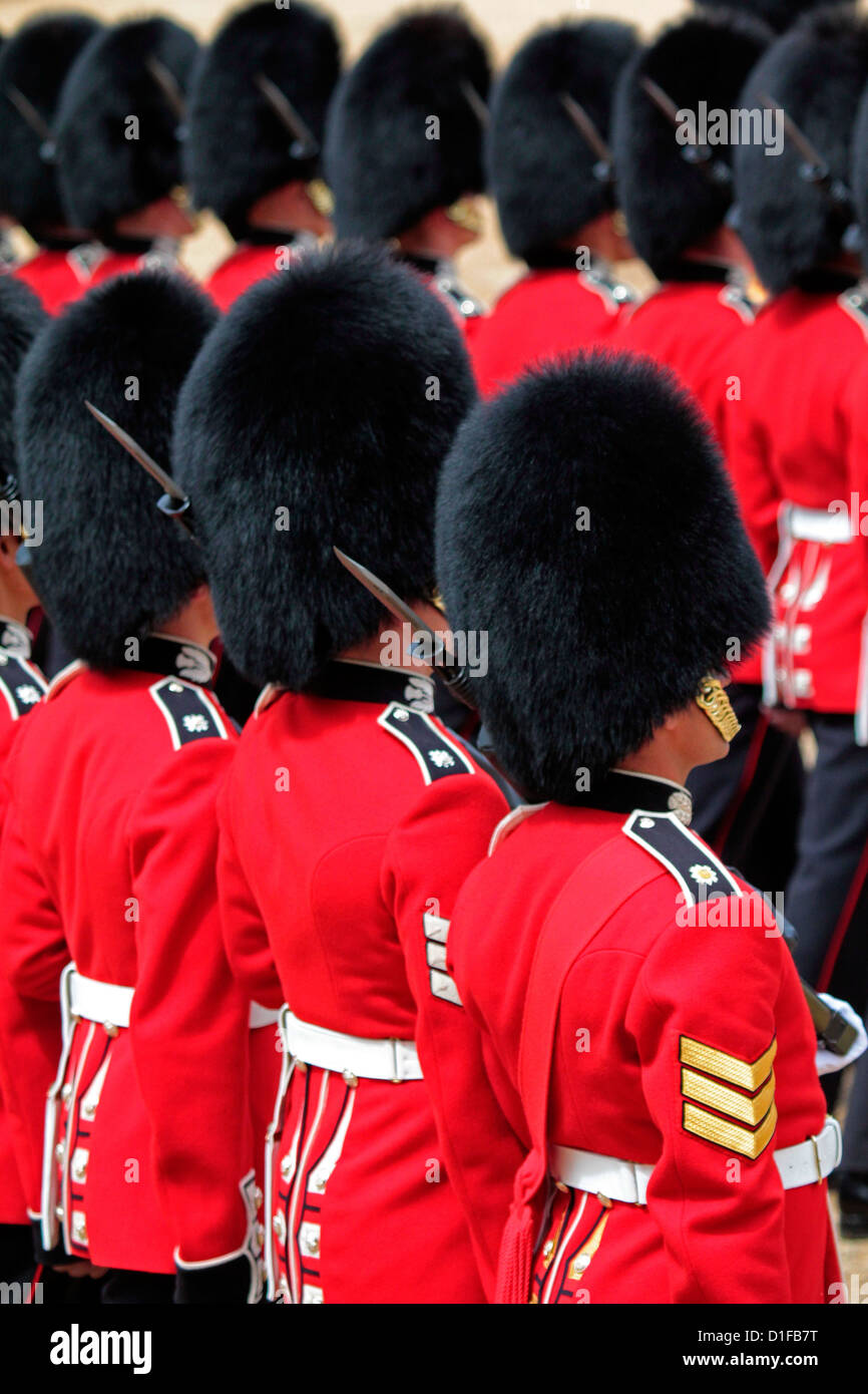 Soldaten beim Trooping die Farbe 2012, die Königin offizielle Birthday Parade, Horse Guards, Whitehall, London, England Stockfoto