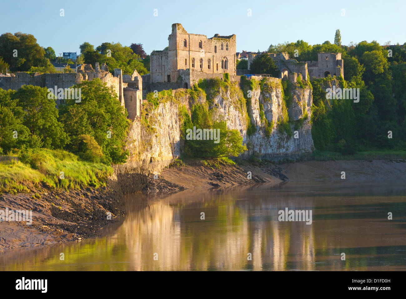 Chepstow Castle und der Fluss Wye, Gwent, Wales, Vereinigtes Königreich, Europa Stockfoto