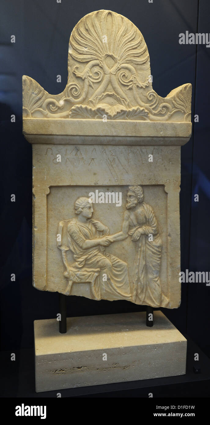 Griechische Kunst. Grabstein. Relief von Palmette Ornament gekrönt. Das Tote Mädchen, Sosilla. Stockfoto