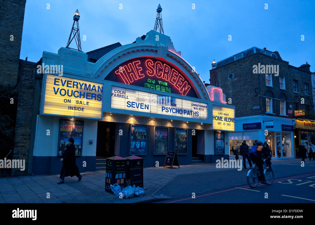 Der Bildschirm auf dem Grün, Kino, Upper Street, Islington, London, England, UK. Stockfoto