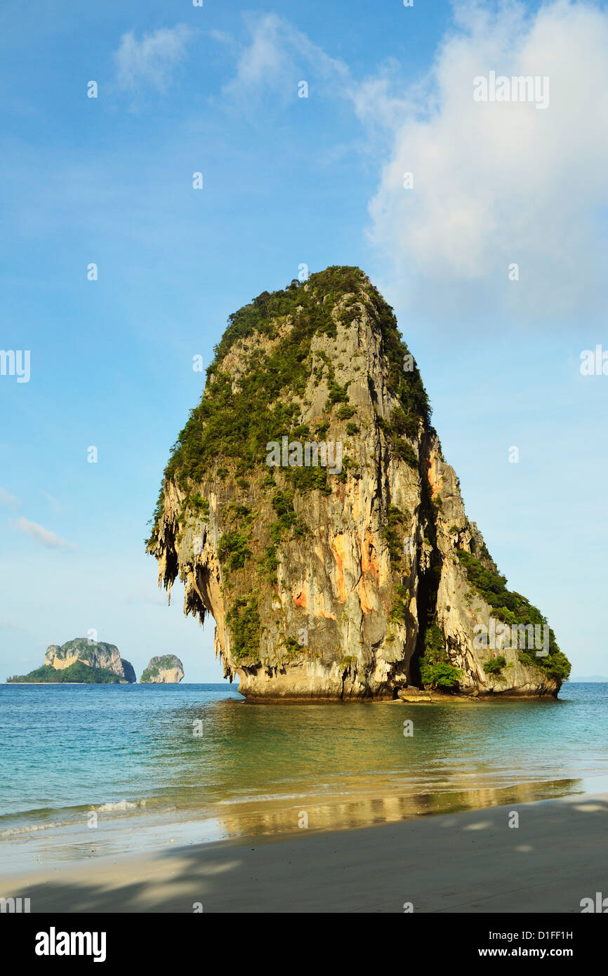 Koh Nok, located Cave Beach, Rai Leh (Railay), Andaman Küste, Provinz Krabi, Thailand, Südostasien, Asien Stockfoto