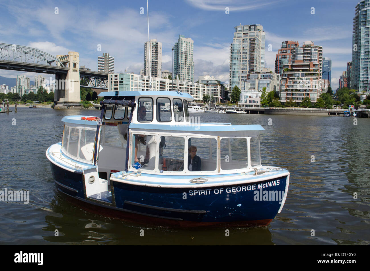 Die ultra moderne Stadt Vancouver British Columbia Kanada mit seinem Seehafen und Wolkenkratzer Stockfoto