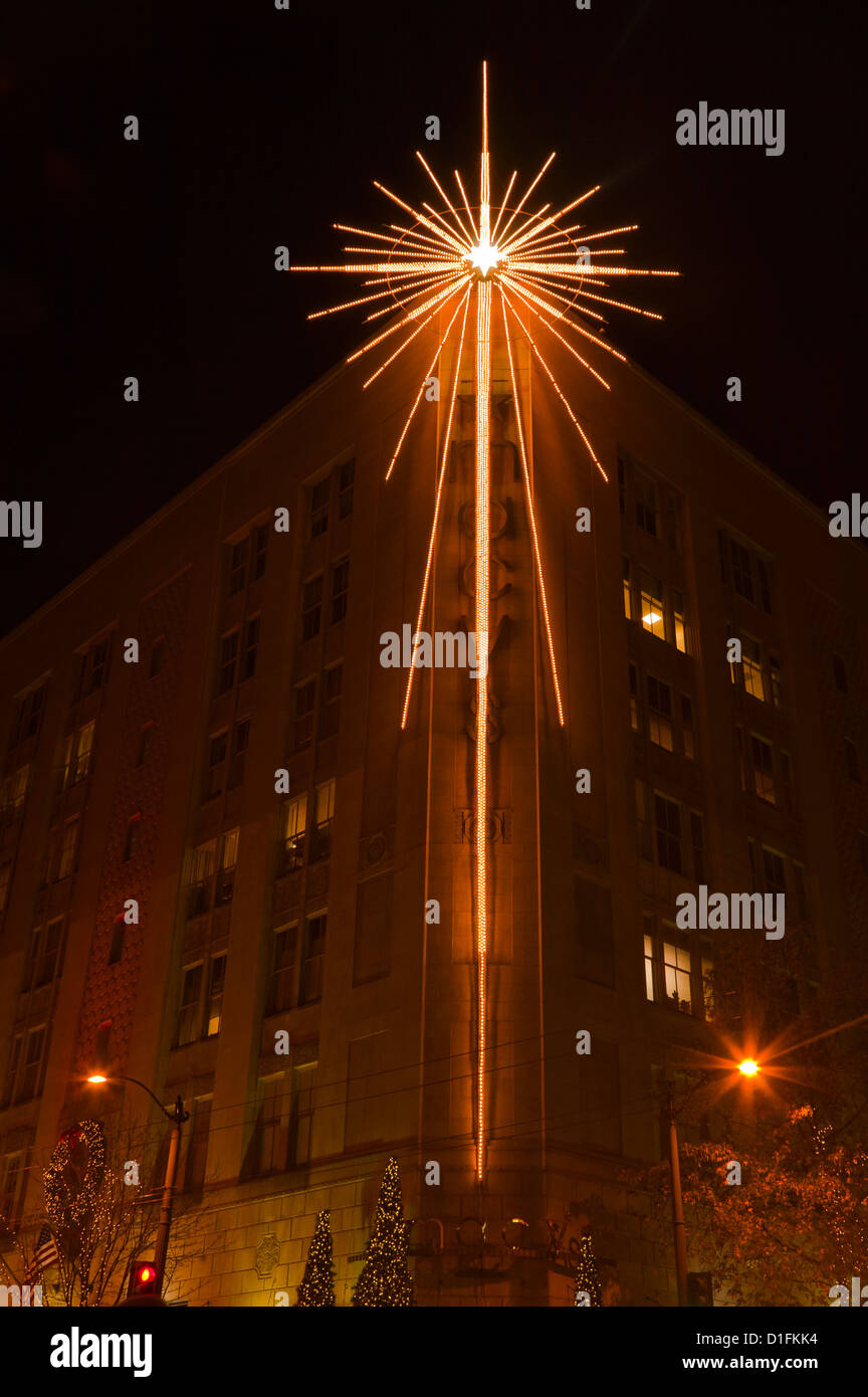 WASHINGTON - der Macy-Star von Westlake Park beleuchtet während der ...