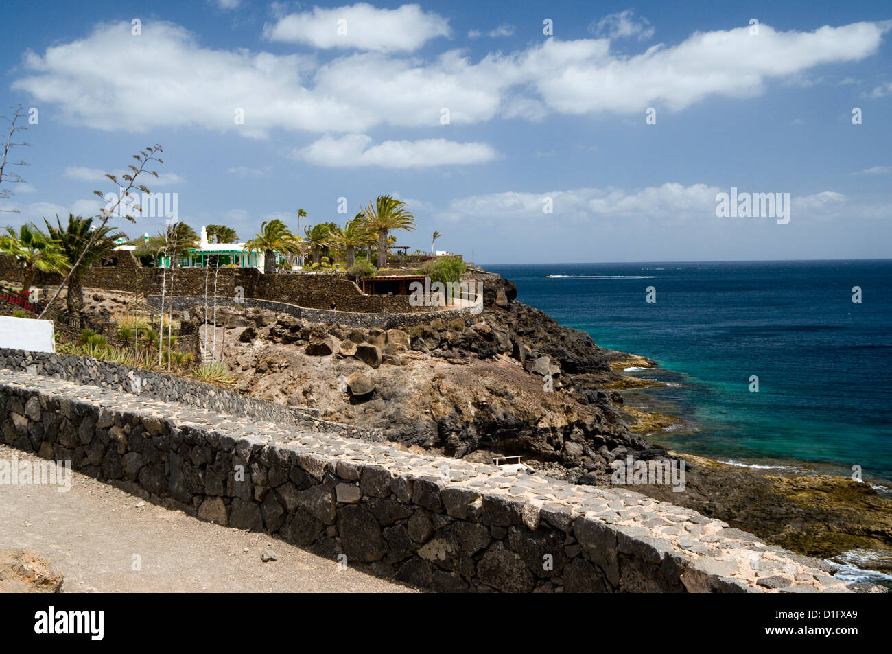 Küsten-Wanderweg zwischen Puerto Calero und Puerto Del Carmen, Lanzarote, Kanarische Inseln, Spanien Stockfoto