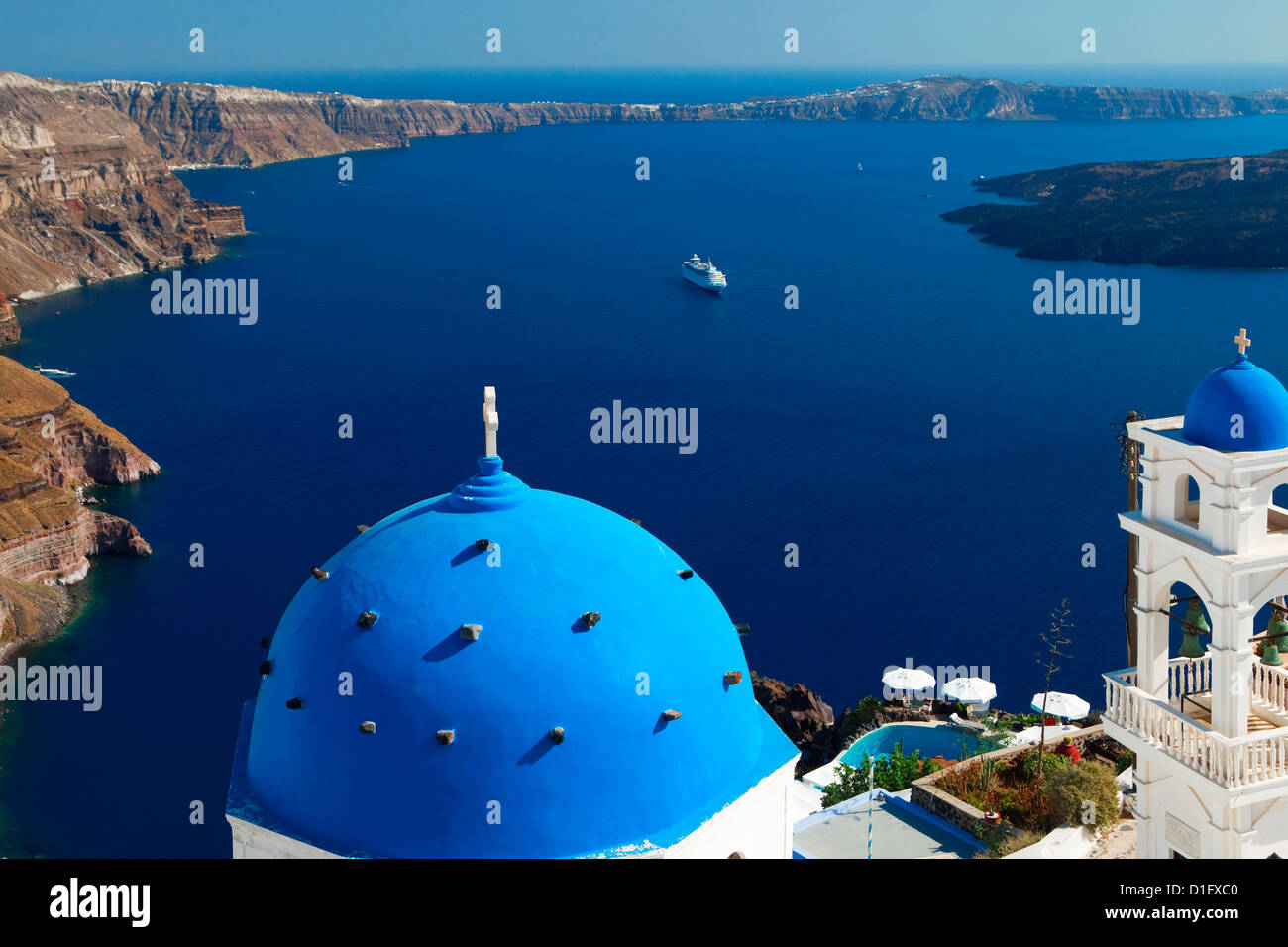 Blick von Imerovigli mit Blick auf Meer, Santorini, Kykladen, griechische Inseln, Griechenland, Europa Stockfoto