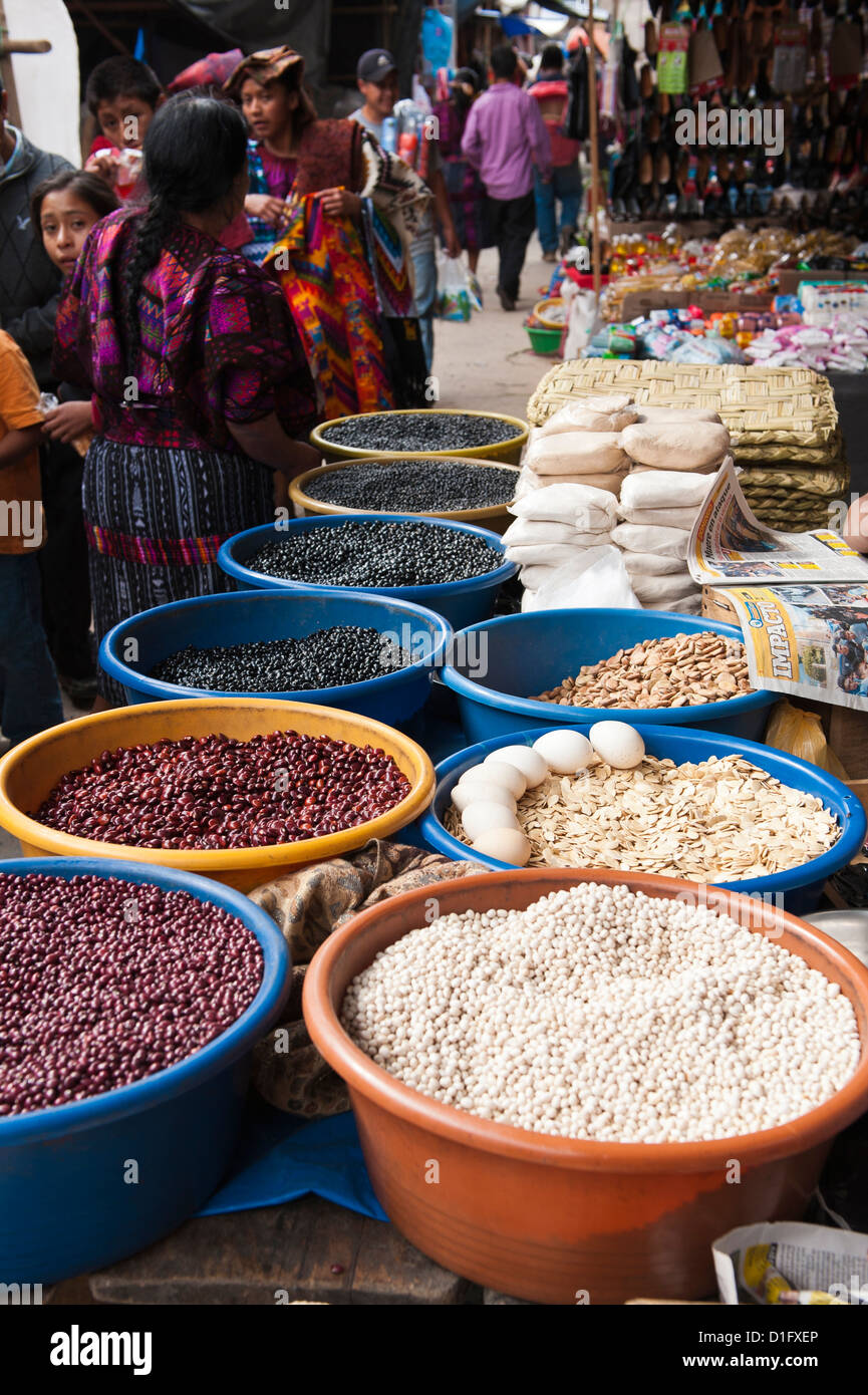 Bohnen für Verkauf, Chichicastenango, Guatemala, Mittelamerika Stockfoto