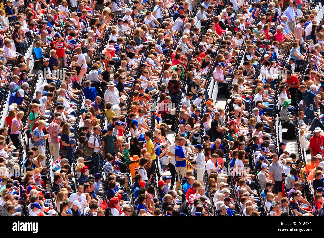 Große Menge von Zuschauern in einem Sport-Arena, London, England, Vereinigtes Königreich, Europa Stockfoto