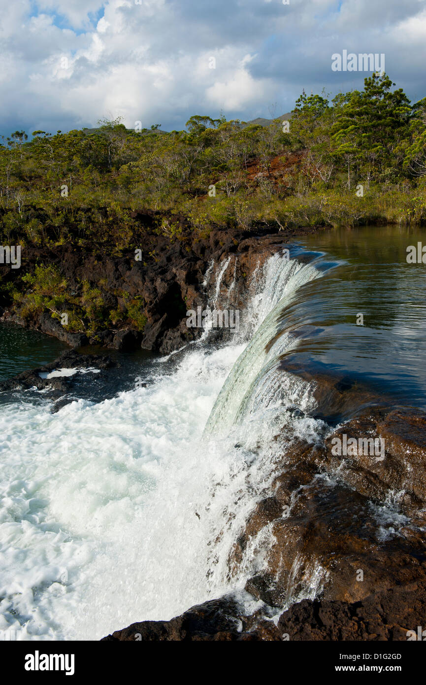 Die Wasserfälle Chutes De La Madeleine auf der südlichen Küste von Grande Terre, Neukaledonien, Melanesien, Südsee, Pazifik Stockfoto