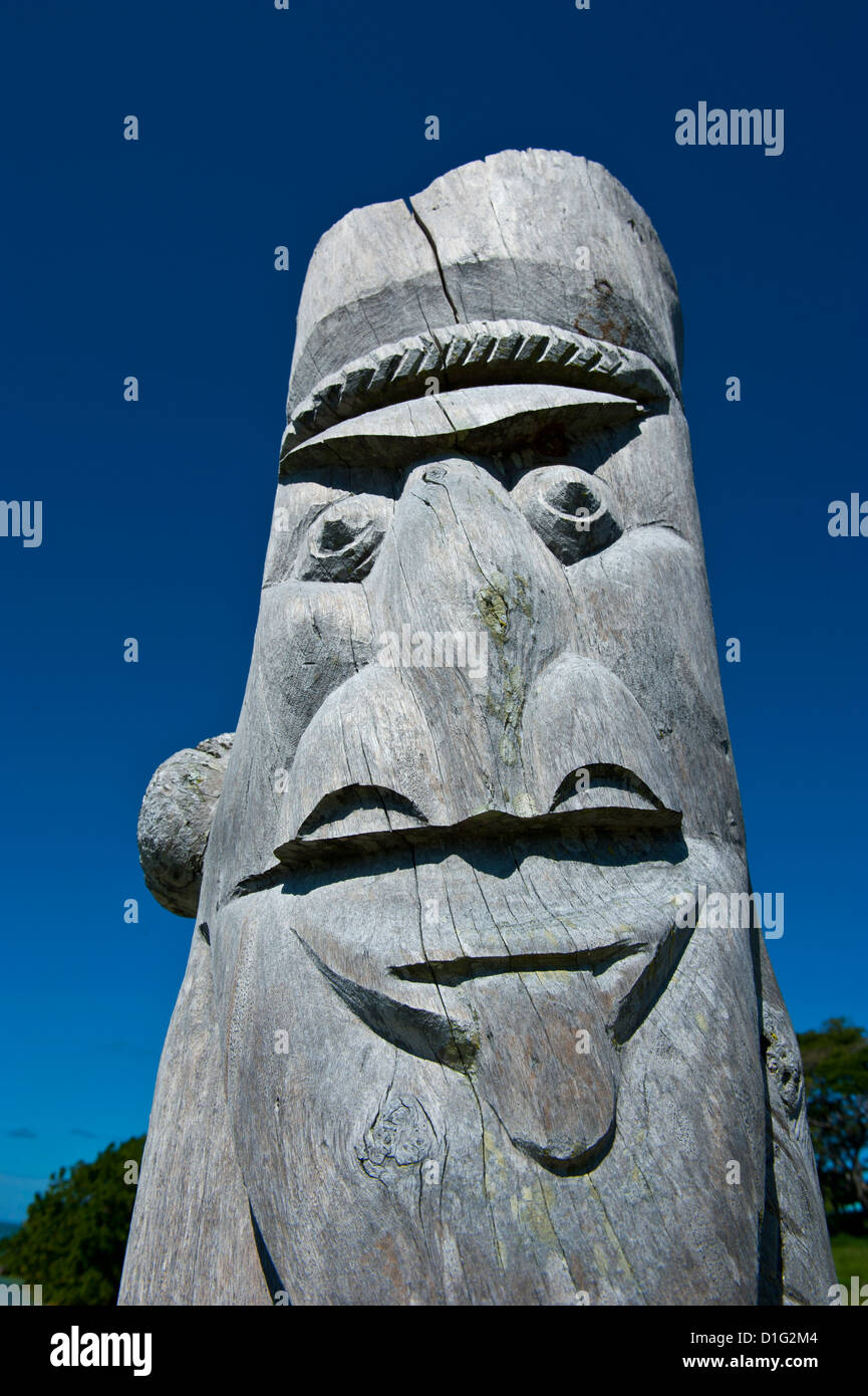 Traditionelle Holzschnitzereien an Ile des Pins, Neukaledonien, Melanesien, Südsee, Pazifik Stockfoto