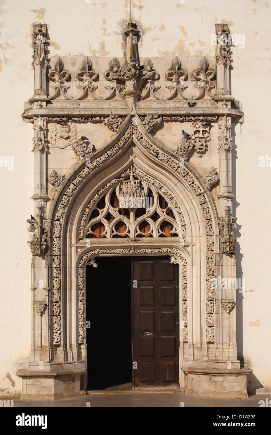Manuelinischen Stil Skulptur an die Tür der Kirche St. Johannes der Täufer, Tomar, Ribatejo, Portugal, Europa Stockfoto