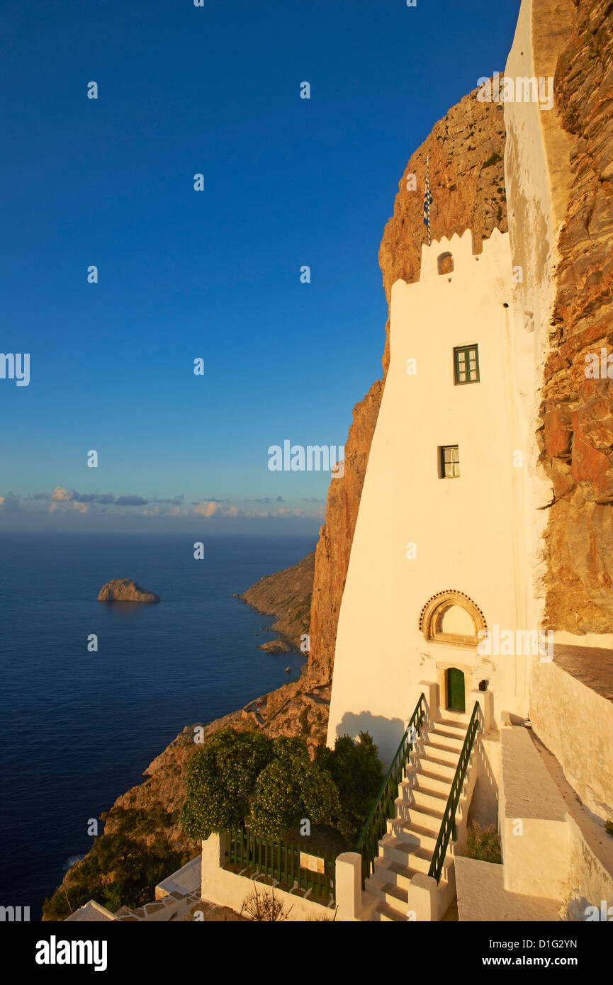 Hozoviotissa Kloster und Ägäis, Amorgos, Cyclades, griechische Inseln, Griechenland, Europa Stockfoto