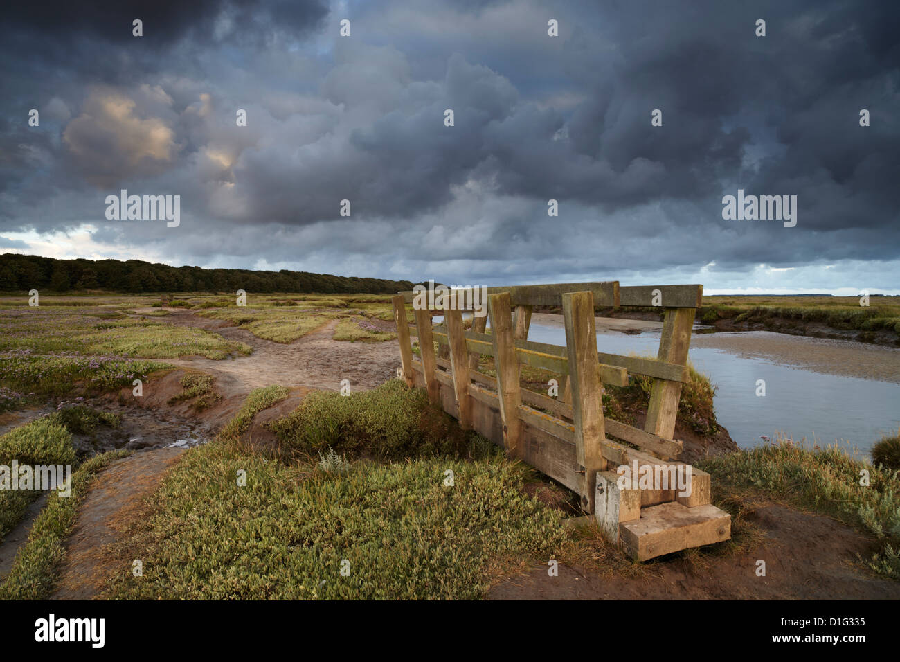 Stromy Wolken über die Bergkette am Toynbee, Norfolk, England, Vereinigtes Königreich, Europa Stockfoto