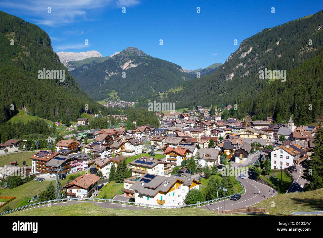 Blick über die Stadt von oben, Canazei, Trentino-Alto Adige, Italien, Europa Stockfoto